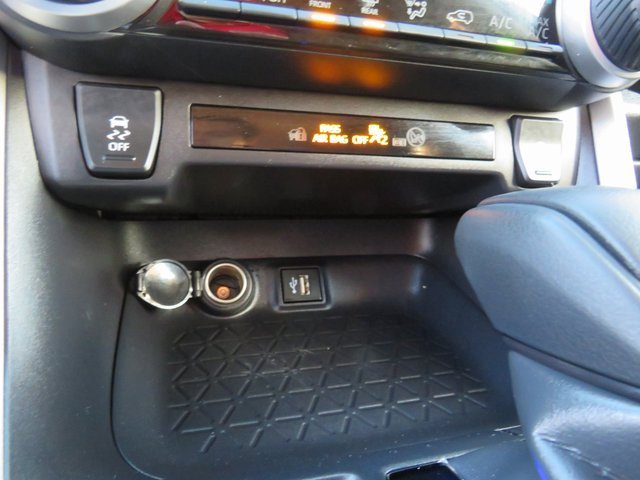 Certified 2025 Toyota RAV4 LE image 25