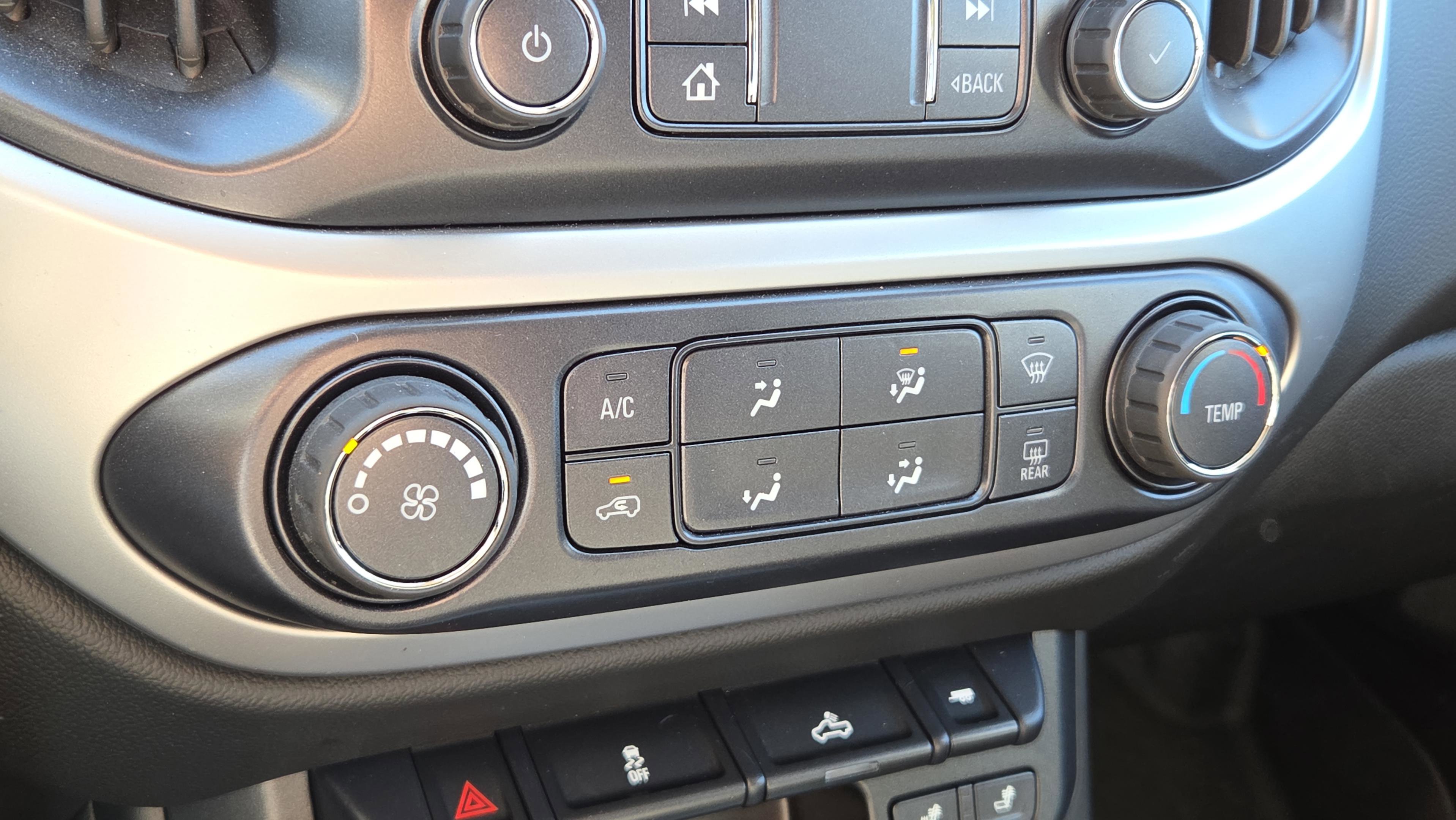 Used 2019 Chevrolet Colorado LT w/ LT Convenience Package image 17