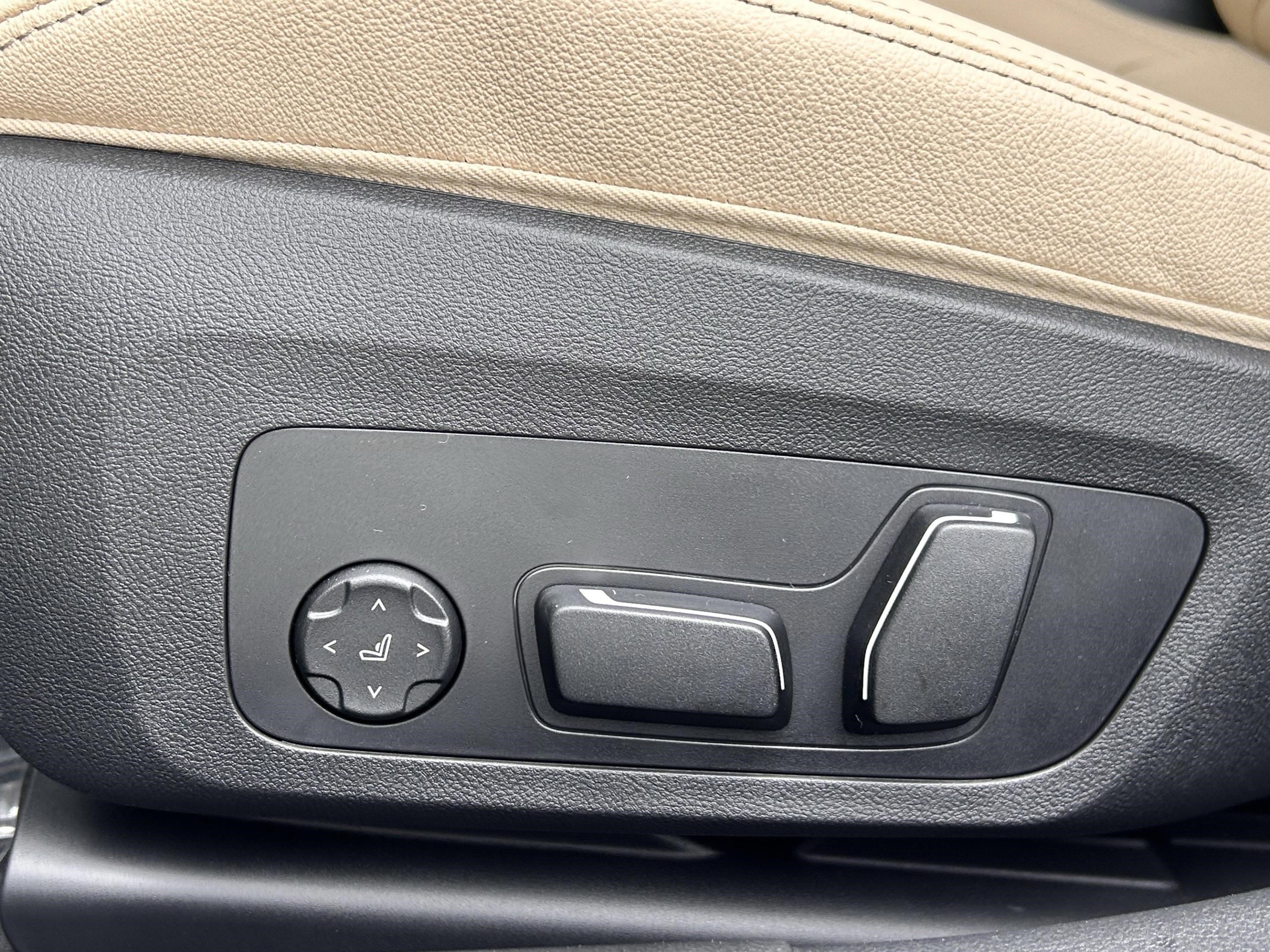 Used 2026 BMW 330i Sedan w/ Premium Package image 22