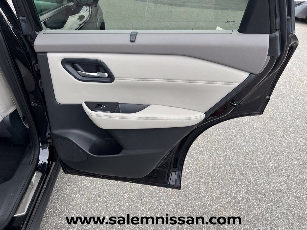 Used 2023 Nissan Rogue SL w/ SL Premium Package AWD/4WD image 24