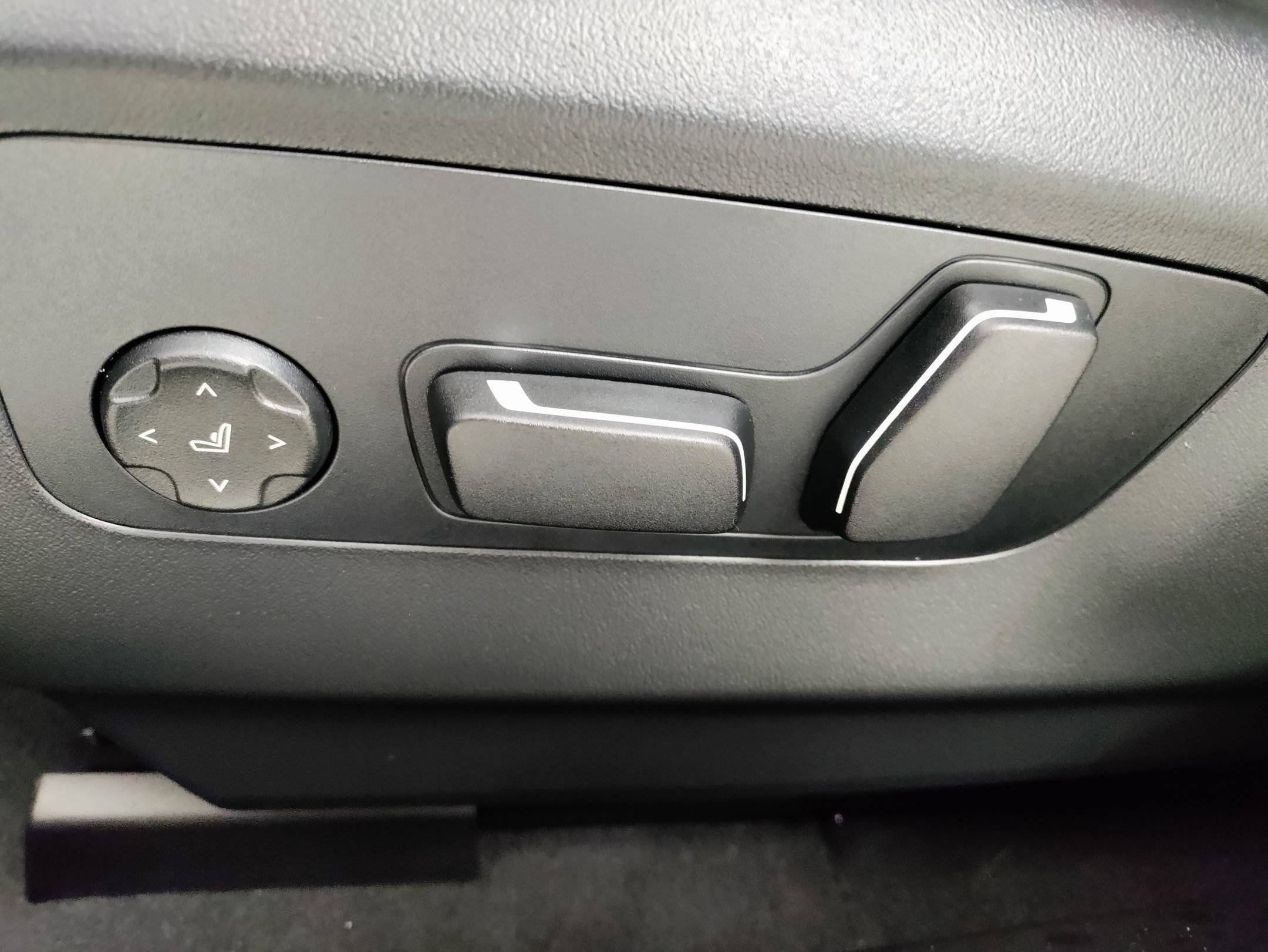 New 2026 BMW M5 w/ Carbon Package image 13