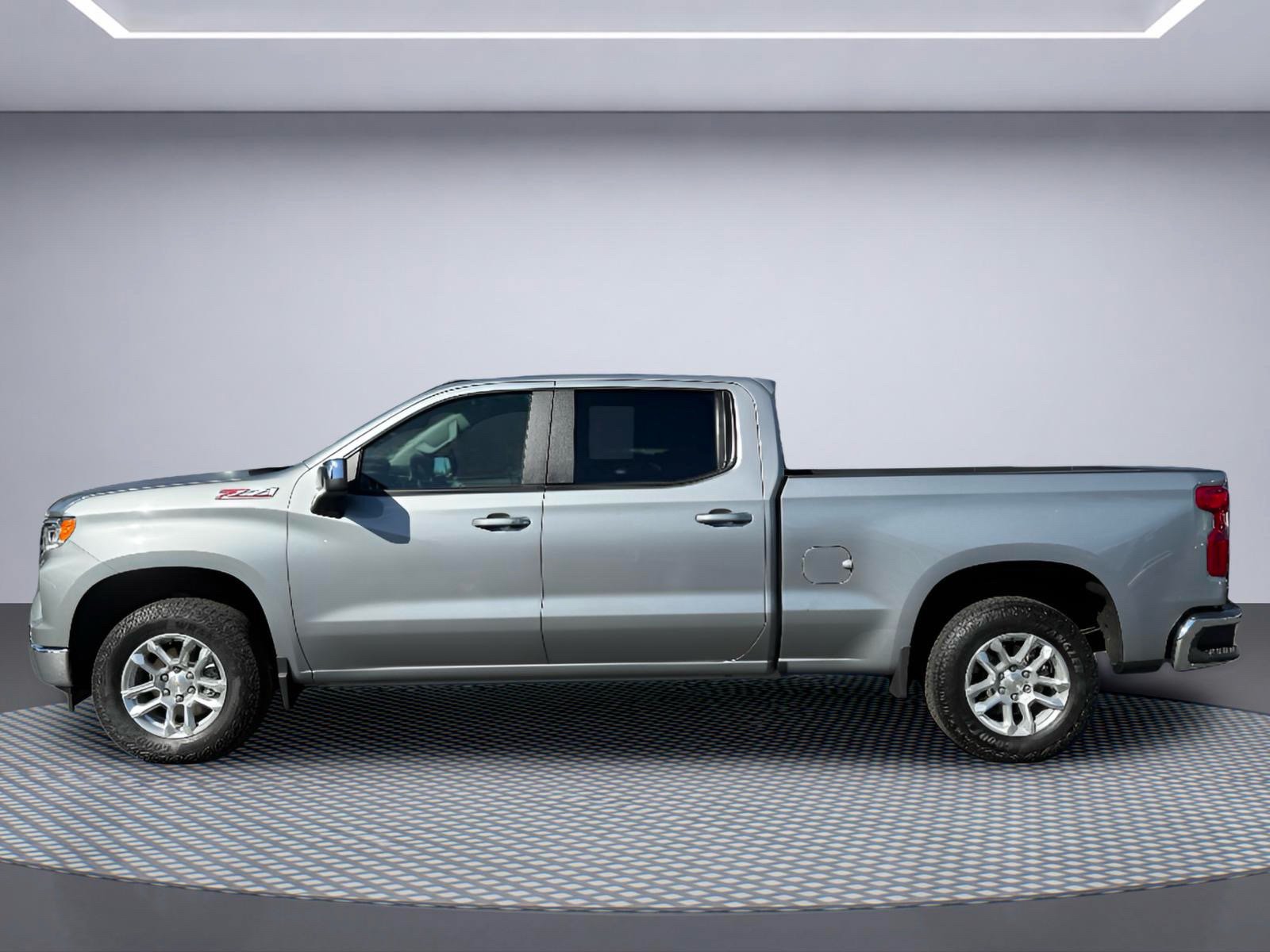 Used 2025 Chevrolet Silverado 1500 LT w/ Z71 Off-Road Package AWD/4WD image 3