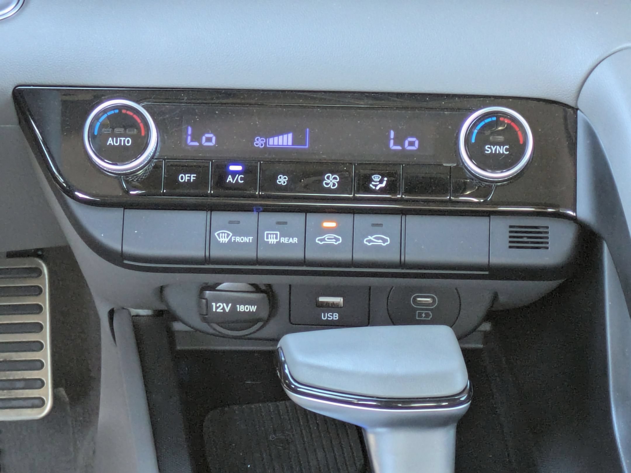 Certified 2025 Hyundai Elantra Sport FWD image 29