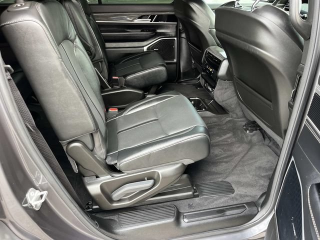 Used 2022 Jeep Wagoneer Series III w/ Flexible Seating Group AWD/4WD image 26