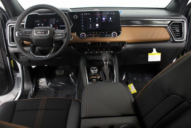 New 2026 GMC Canyon AT4 w/ Off-Road Front Bumper Package image 9