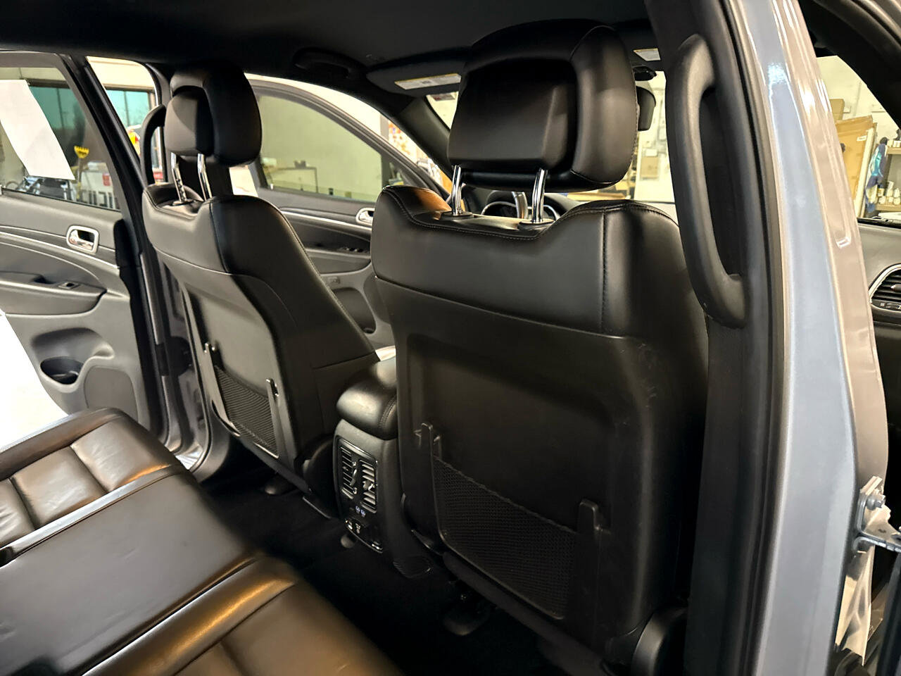 Used 2019 Jeep Grand Cherokee Limited image 42