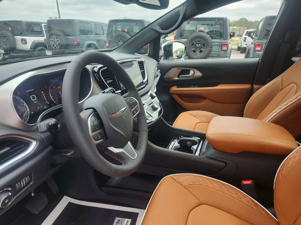 New 2026 Chrysler Pacifica Pinnacle image 23