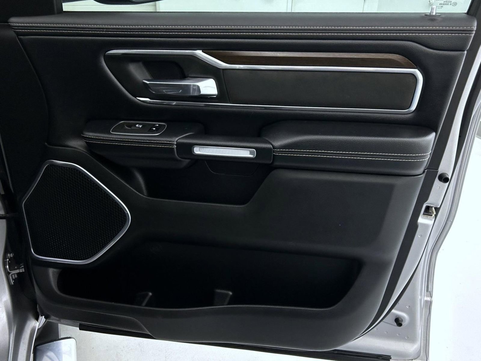 Certified 2022 RAM 1500 Laramie AWD/4WD image 16