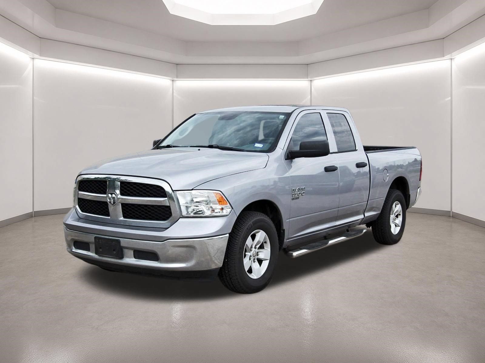 Used 2019 RAM 1500 Tradesman w/ Chrome Plus Package RWD image 3