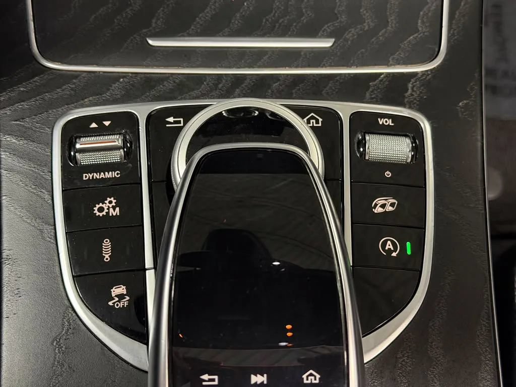 Used 2019 Mercedes-Benz C 63 AMG Cabriolet image 38