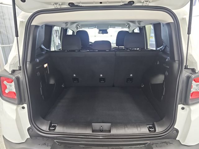 Used 2023 Jeep Renegade Latitude AWD/4WD image 21