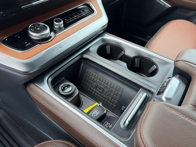 Used 2025 Ford Expedition Max King Ranch AWD/4WD image 18
