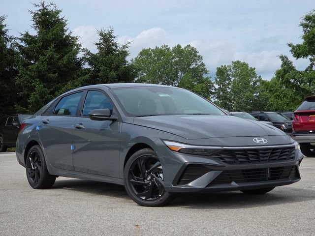 New 2026 Hyundai Elantra SEL FWD image 2