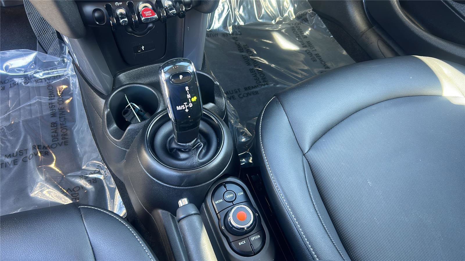 Used 2021 MINI Cooper 4-Door Hardtop image 17