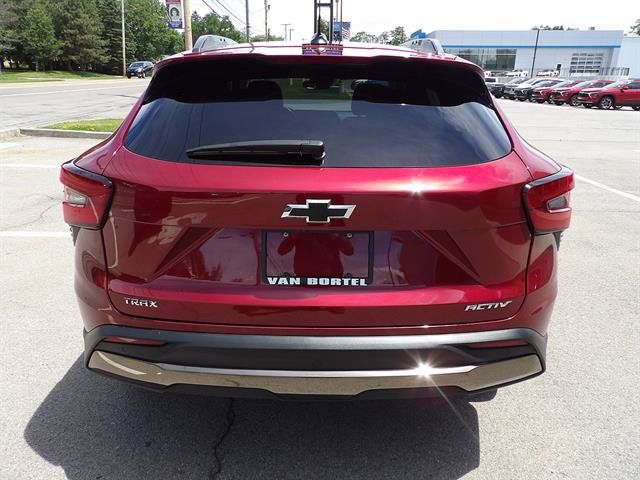 Certified 2024 Chevrolet Trax ACTIV w/ Driver Confidence Package FWD image 4