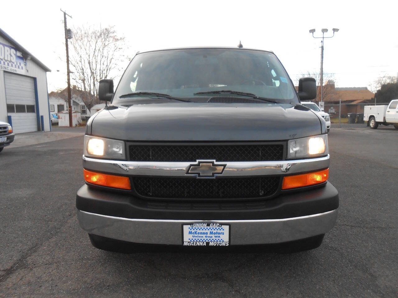 Used 2017 Chevrolet Express 3500 LT w/ LT Preferred Equipment Group image 5