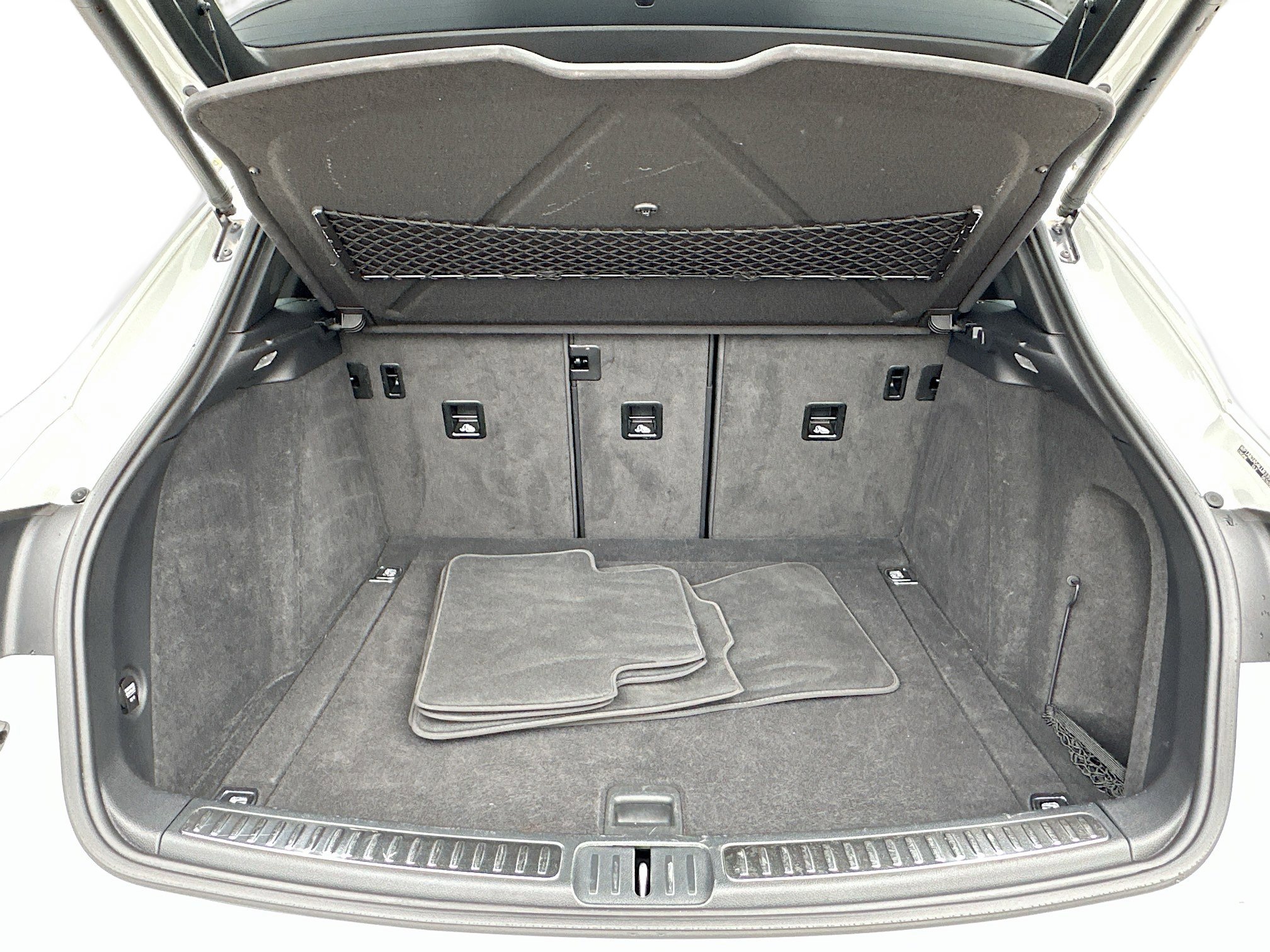 Used 2020 Porsche Macan S image 28