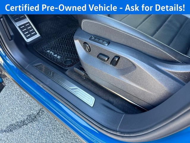 Certified 2025 Volkswagen Atlas Cross Sport SEL R-Line AWD/4WD image 21