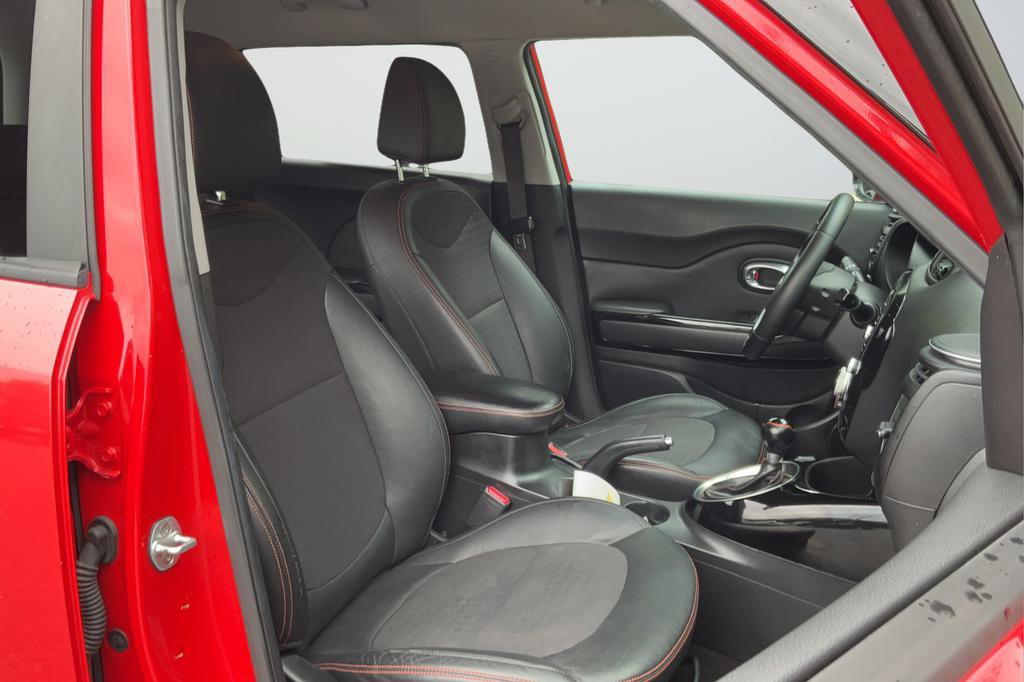 Used 2017 Kia Soul ! FWD image 20