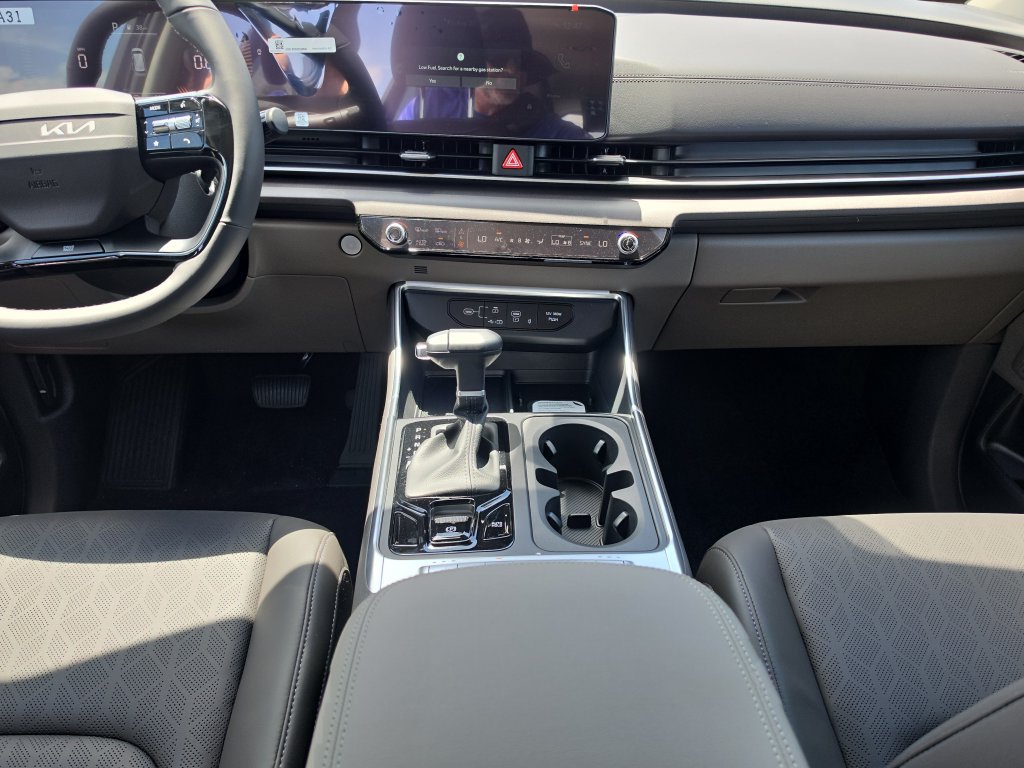 New 2027 Kia Carnival EX FWD image 15