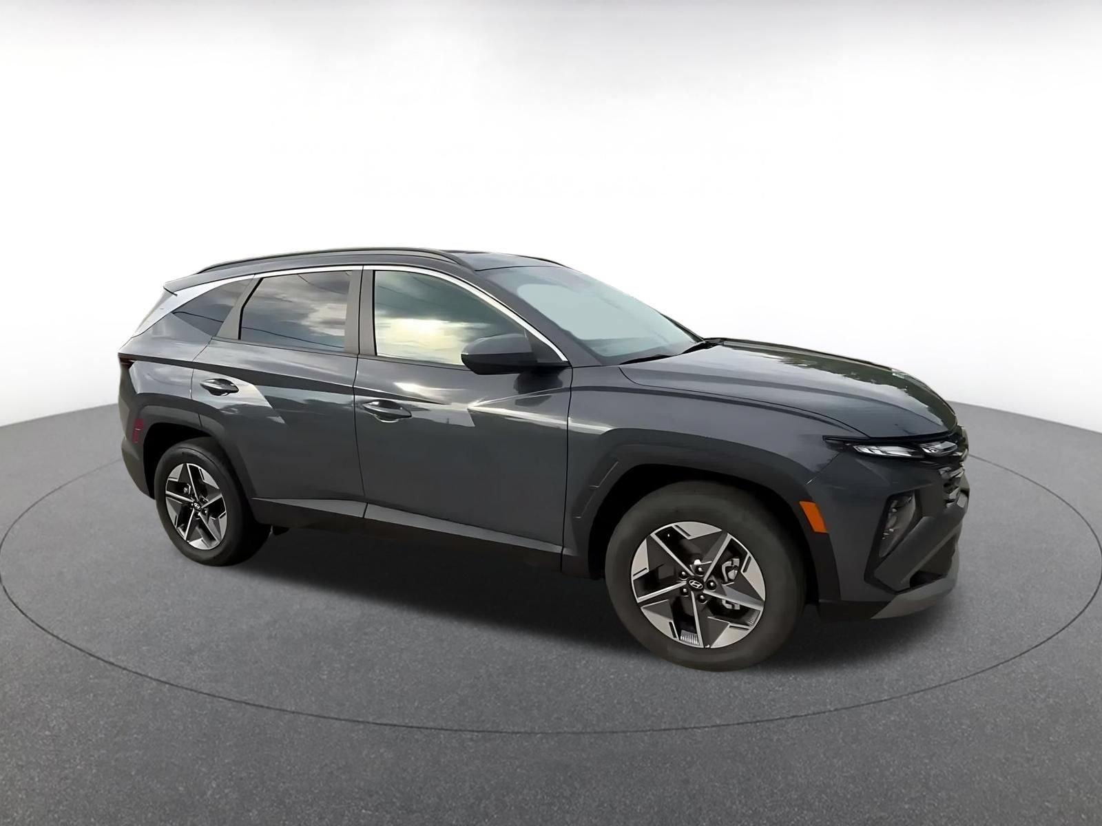 Used 2026 Hyundai Tucson SEL Plus AWD/4WD image 2