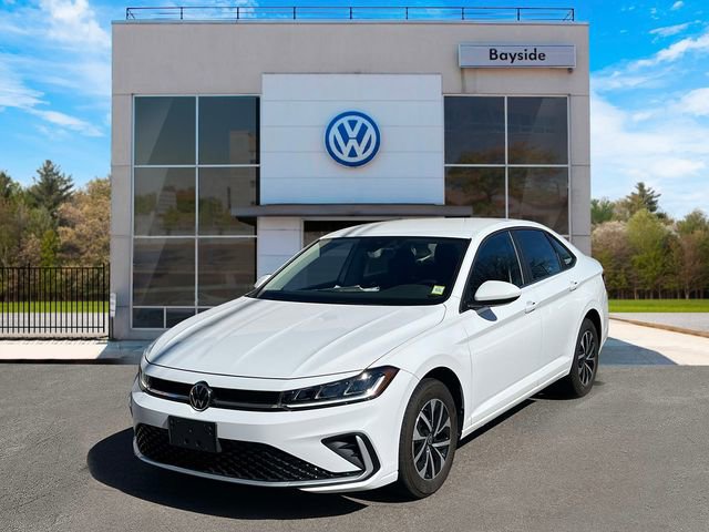 Used 2025 Volkswagen Jetta S image 4