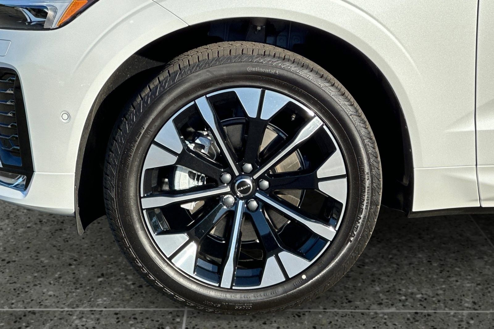 New 2026 Volvo XC60 B5 Plus w/ Protection Package Premier image 11