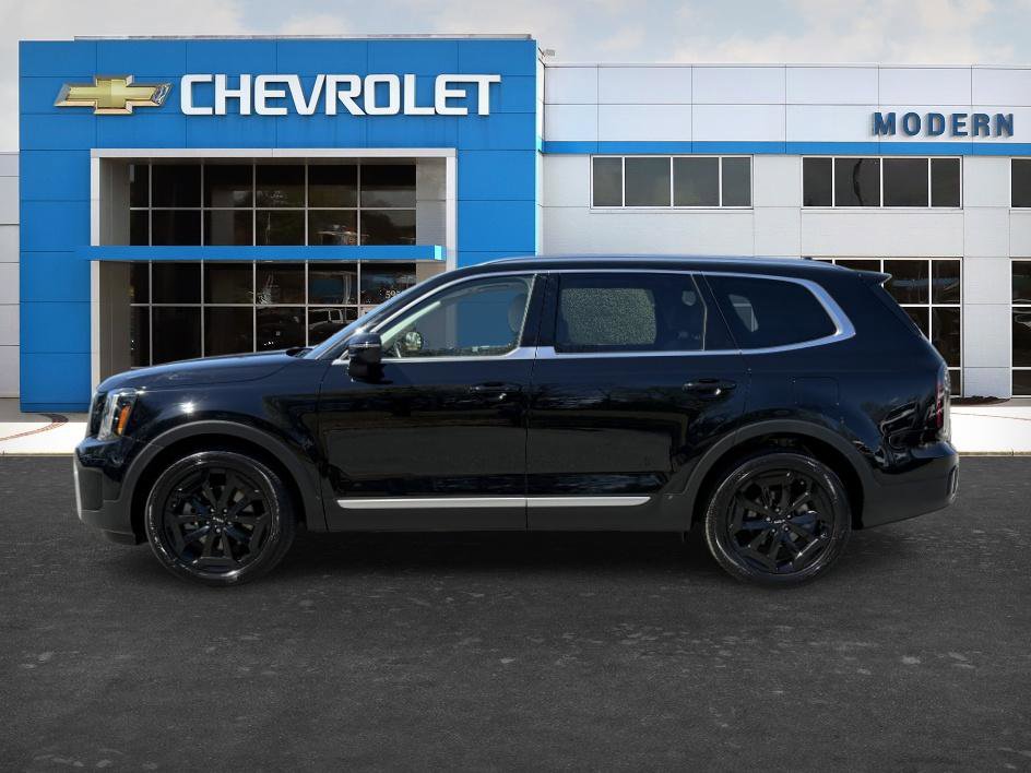 Used 2023 Kia Telluride EX w/ EX Captain's Chair Package AWD/4WD image 2