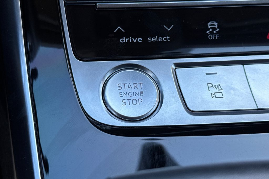 Used 2020 Audi Q7 3.0T Prestige w/ Prestige Package AWD/4WD image 23