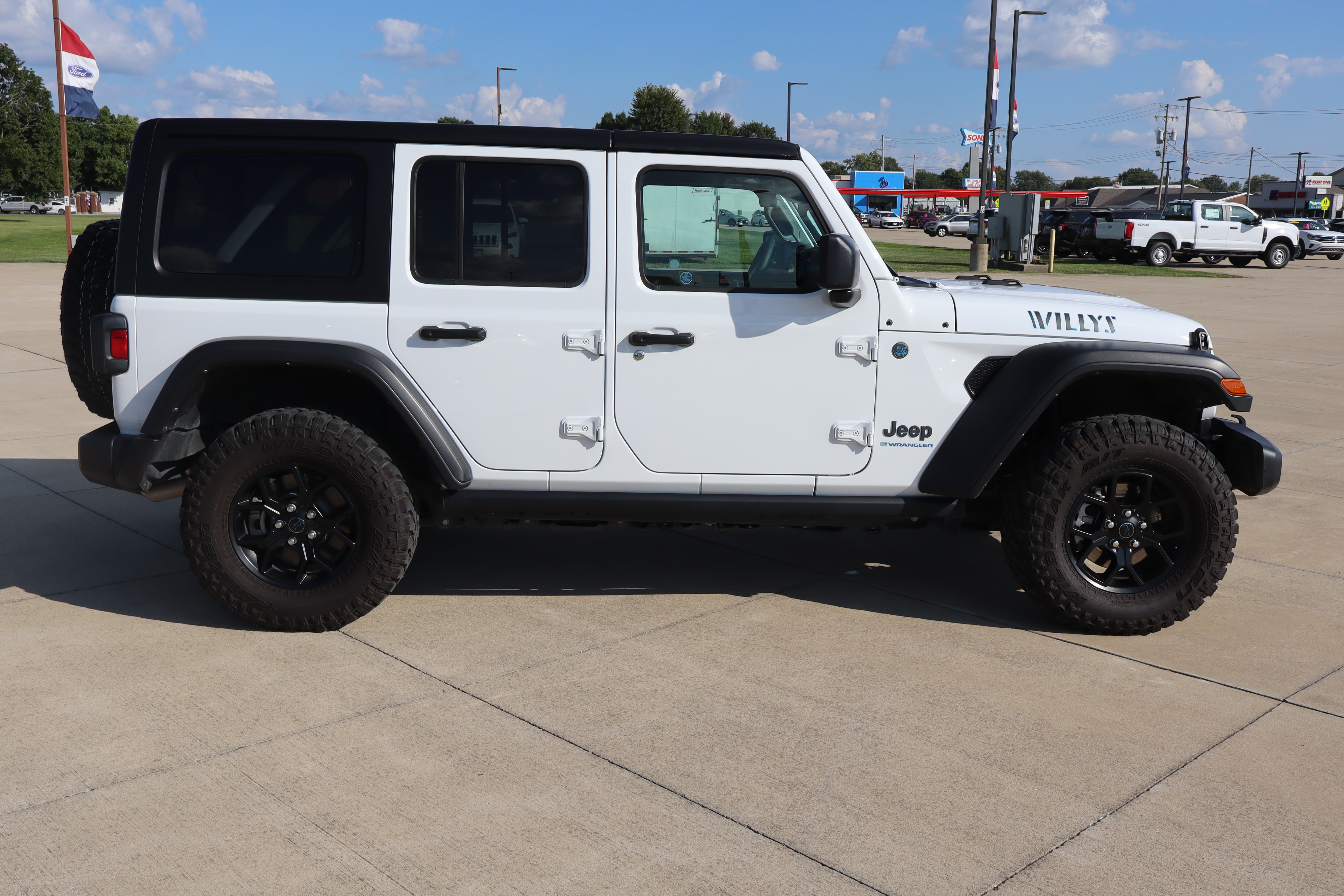 Used 2025 Jeep Wrangler Unlimited Sport S 4xe AWD/4WD image 4