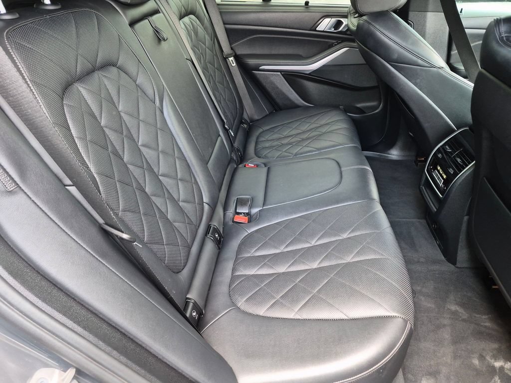 Used 2023 BMW X5 xDrive40i AWD/4WD image 28