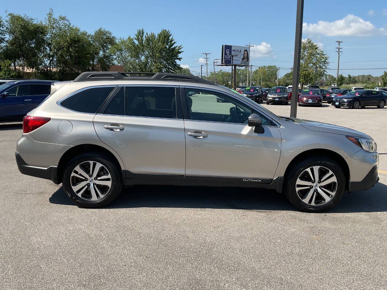 Used 2018 Subaru Outback 2.5i Limited AWD/4WD image 9