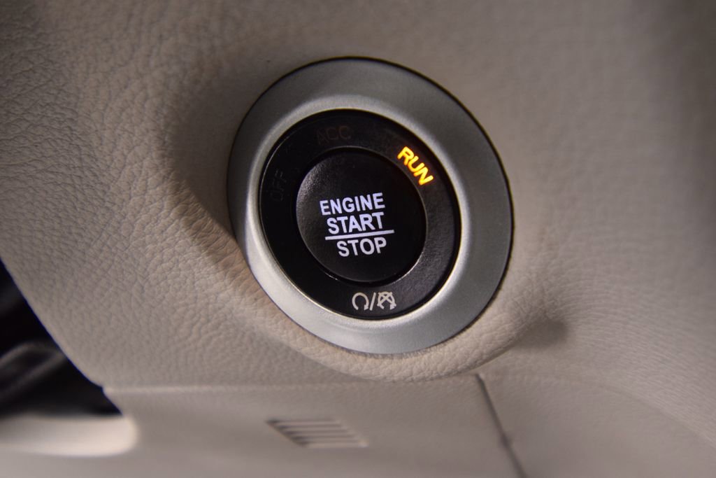 Used 2022 Chrysler Pacifica Touring-L image 35