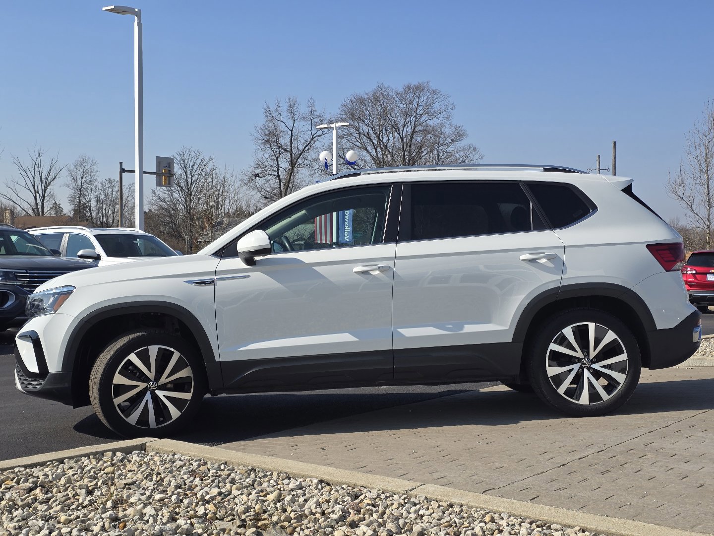 Used 2024 Volkswagen Taos SE image 18