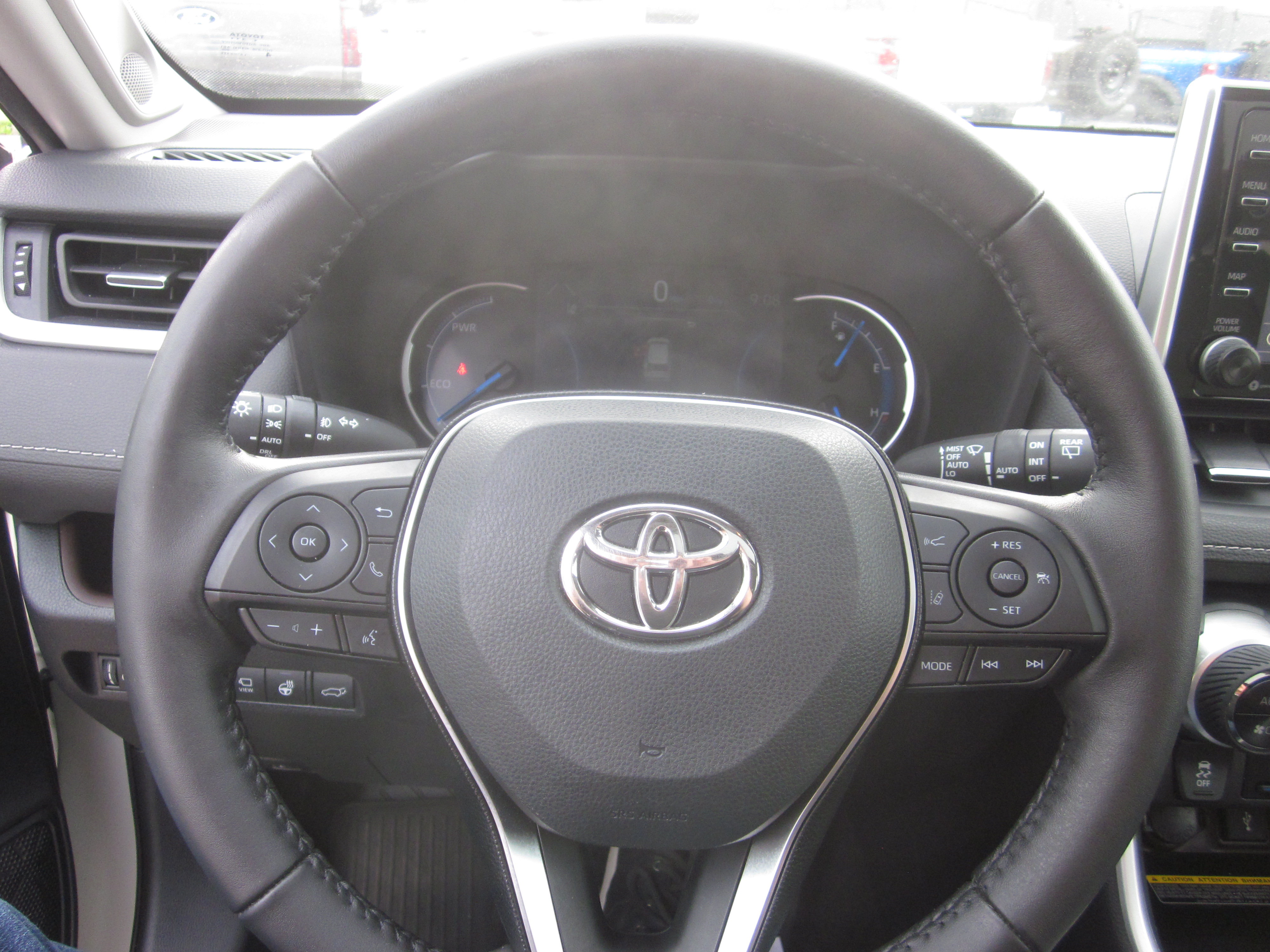 Used 2020 Toyota RAV4 Limited AWD/4WD image 24