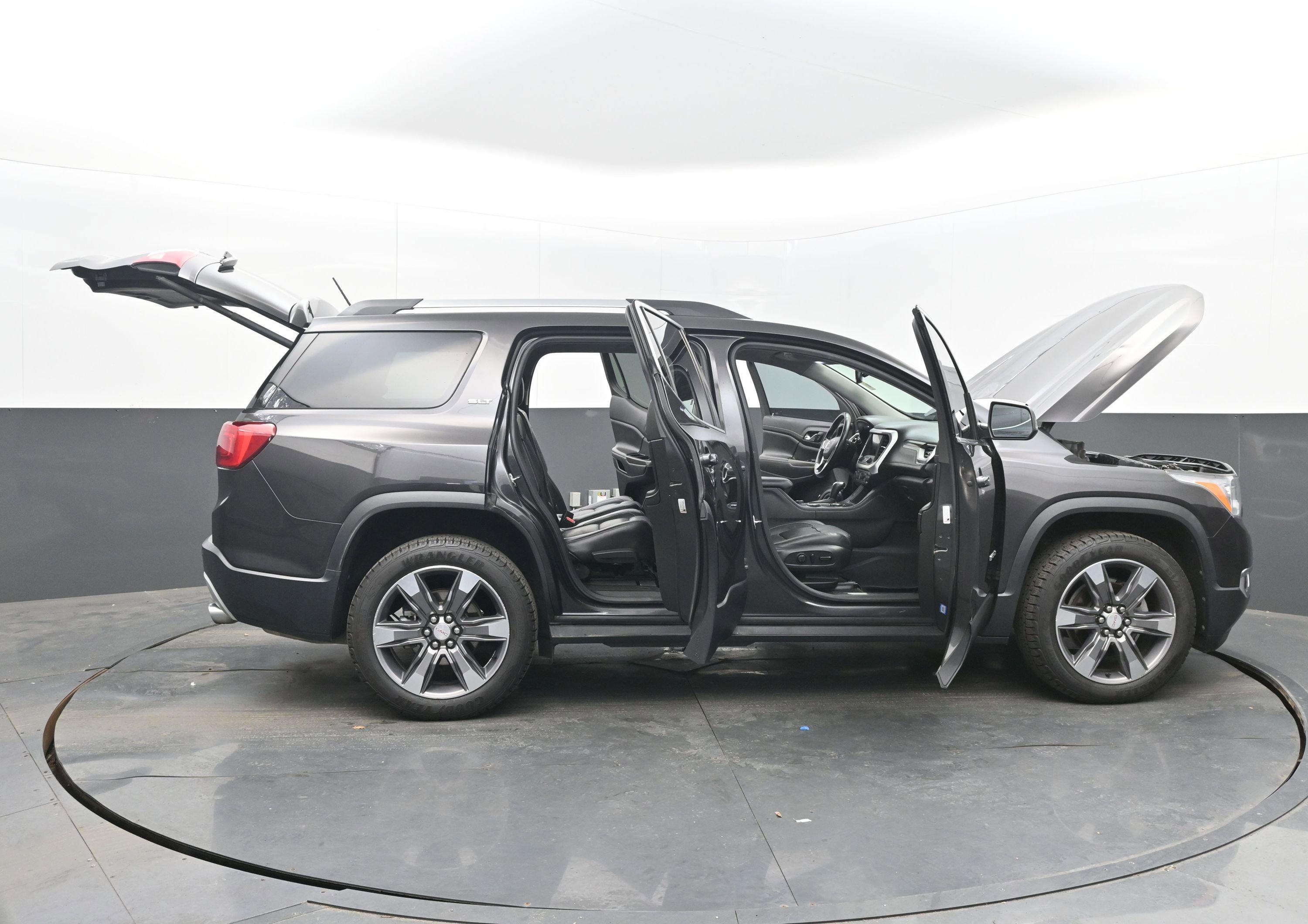Used 2019 GMC Acadia SLT w/ LPO, Floor Liner Package image 43