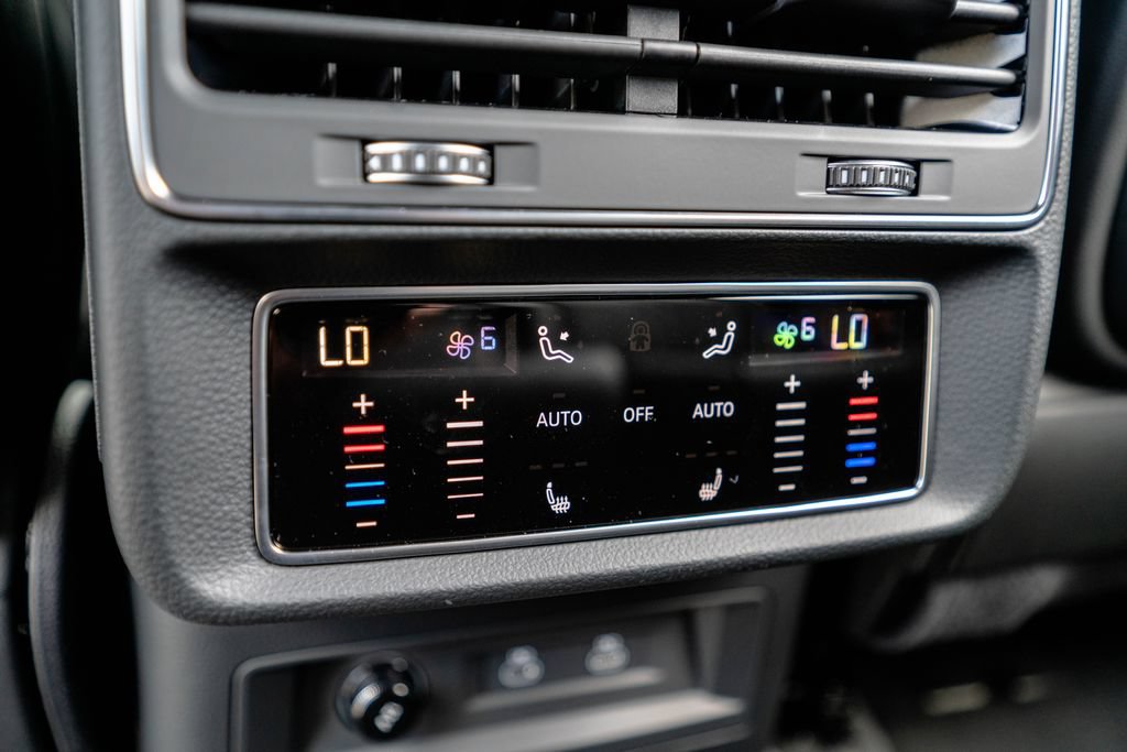 New 2026 Audi SQ8 Prestige AWD/4WD image 39