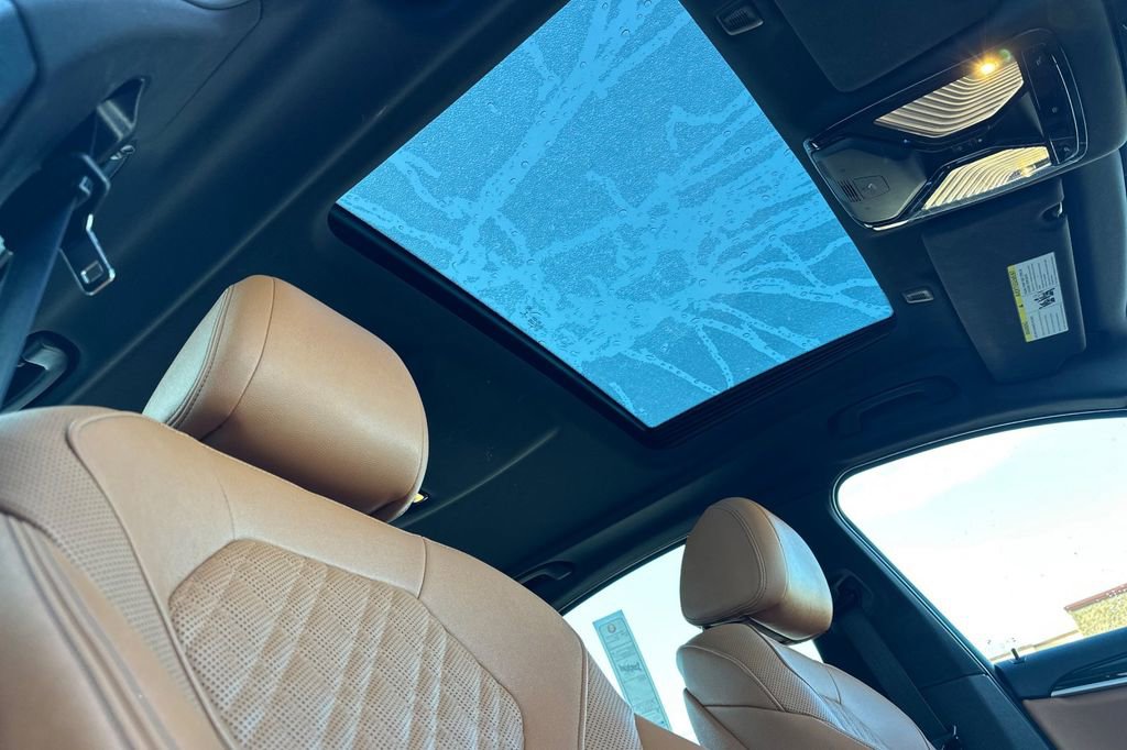 Used 2023 BMW 530e w/ Convenience Package image 17