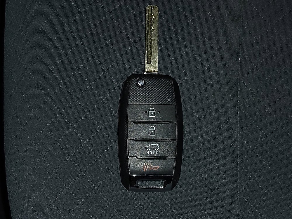 Used 2017 Kia Sorento LX image 32