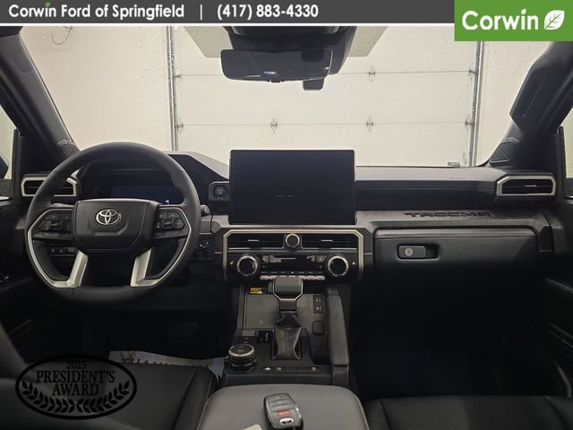 Used 2025 Toyota Tacoma Limited image 13