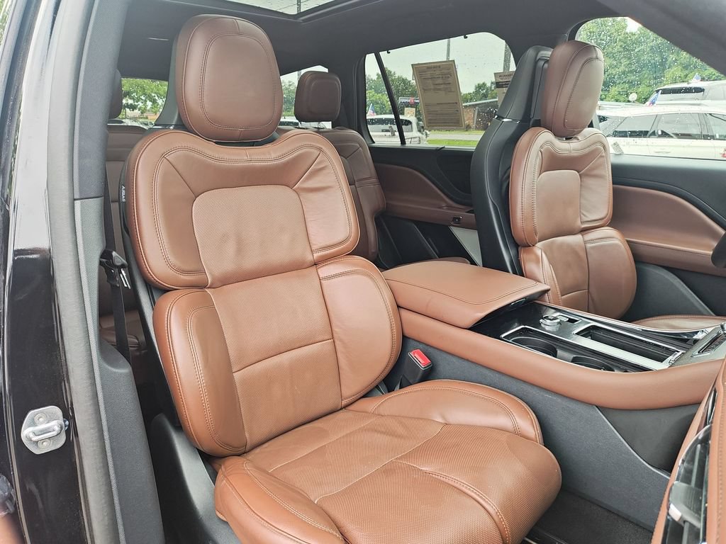 Used 2025 Lincoln Aviator Reserve w/ Equipment Group 201A AWD/4WD image 26