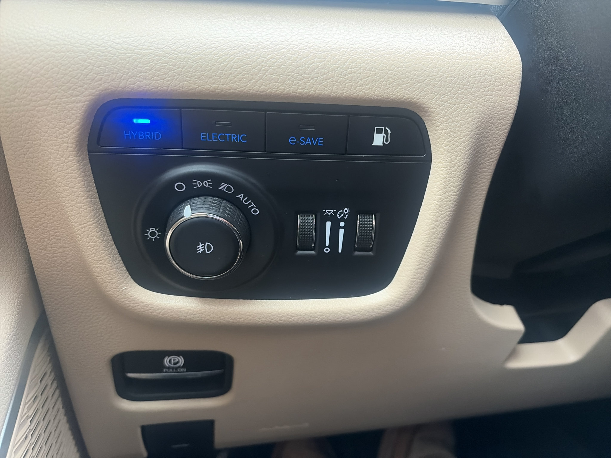 Used 2024 Jeep Grand Cherokee Limited 4xe AWD/4WD image 6