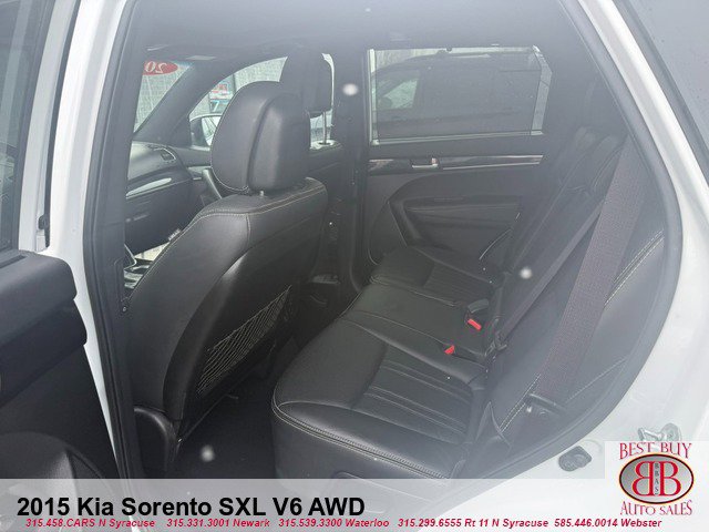 Used 2015 Kia Sorento SX image 12