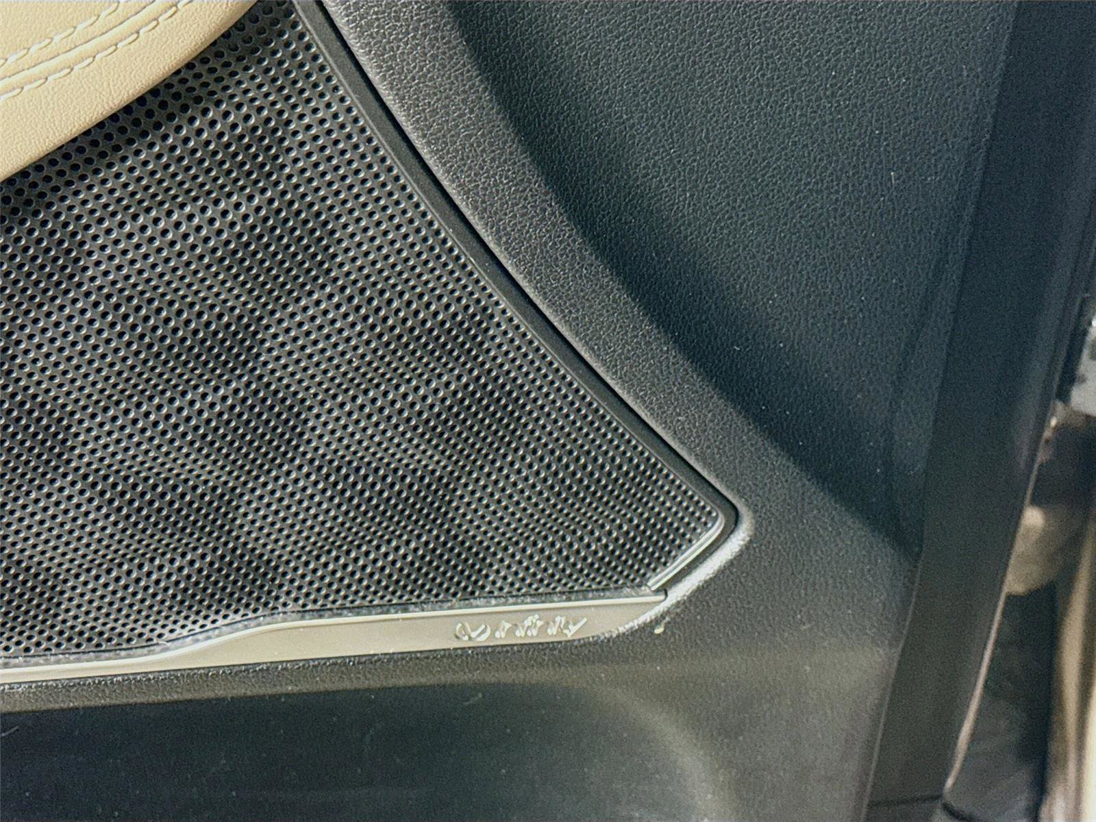 Used 2019 Hyundai Santa Fe Limited image 12