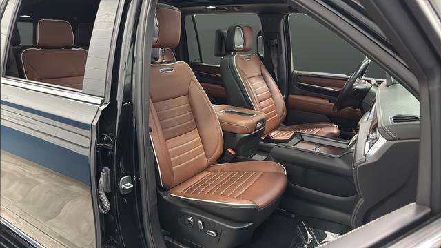 Used 2023 GMC Yukon XL Denali Ultimate image 23