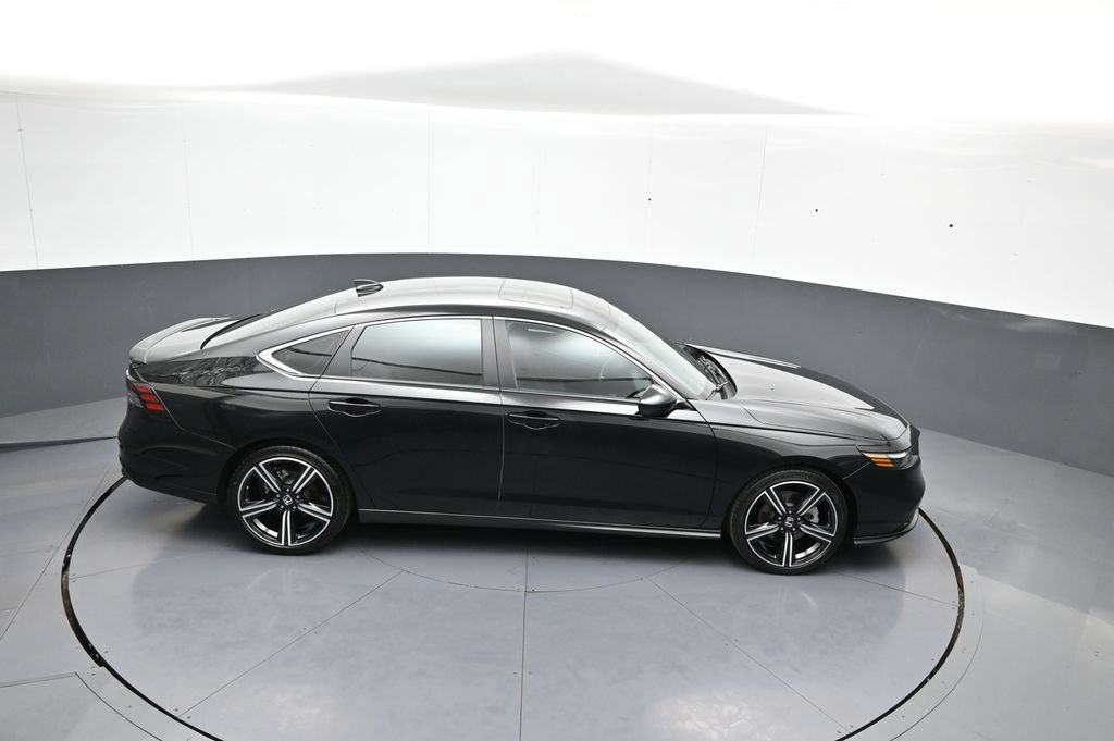 Used 2025 Honda Accord Sport image 36