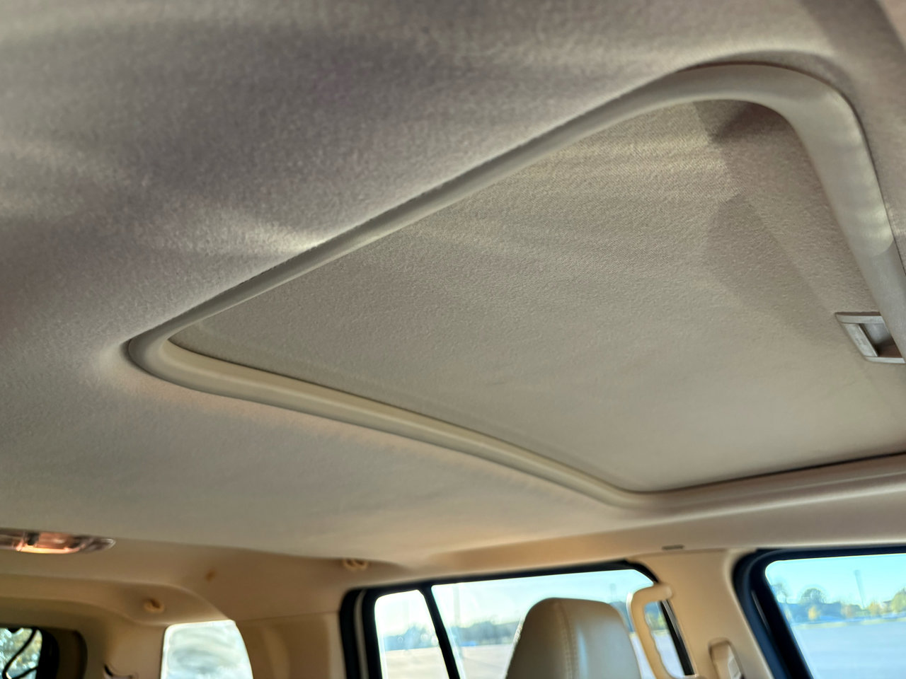 Used 2010 Ford Explorer XLT image 14