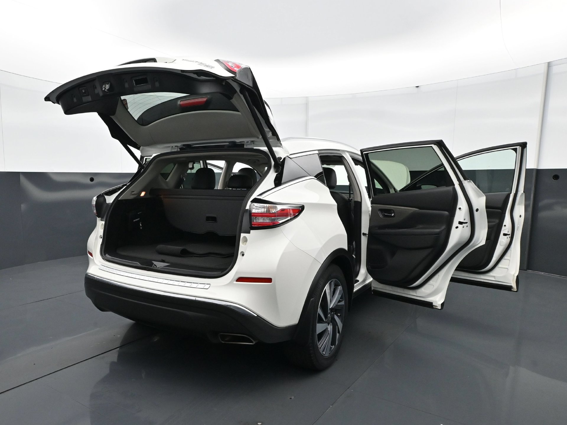 Used 2018 Nissan Murano Platinum w/ Cargo Package AWD/4WD image 36