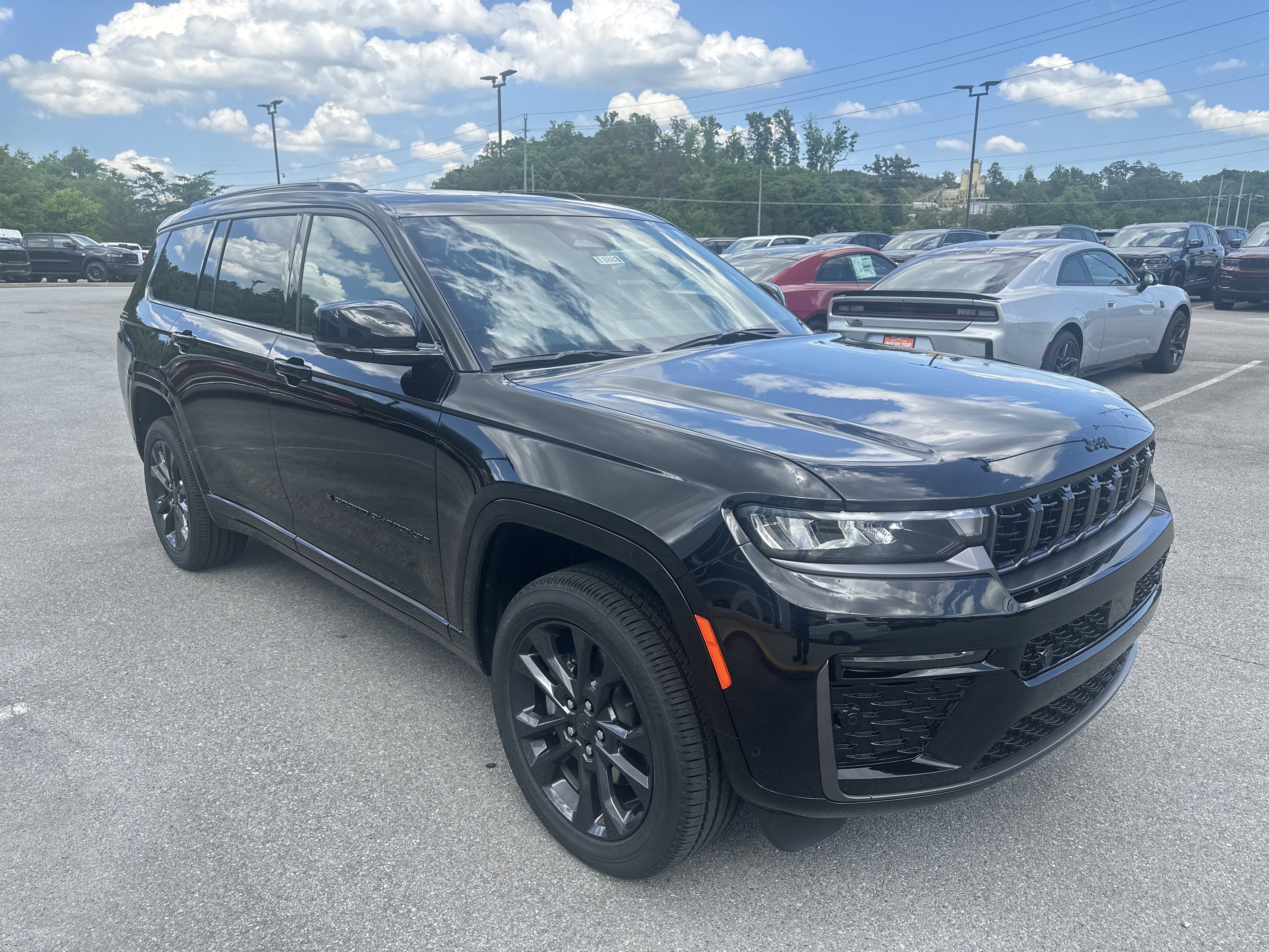 New 2026 Jeep Grand Cherokee L Limited AWD/4WD image 4