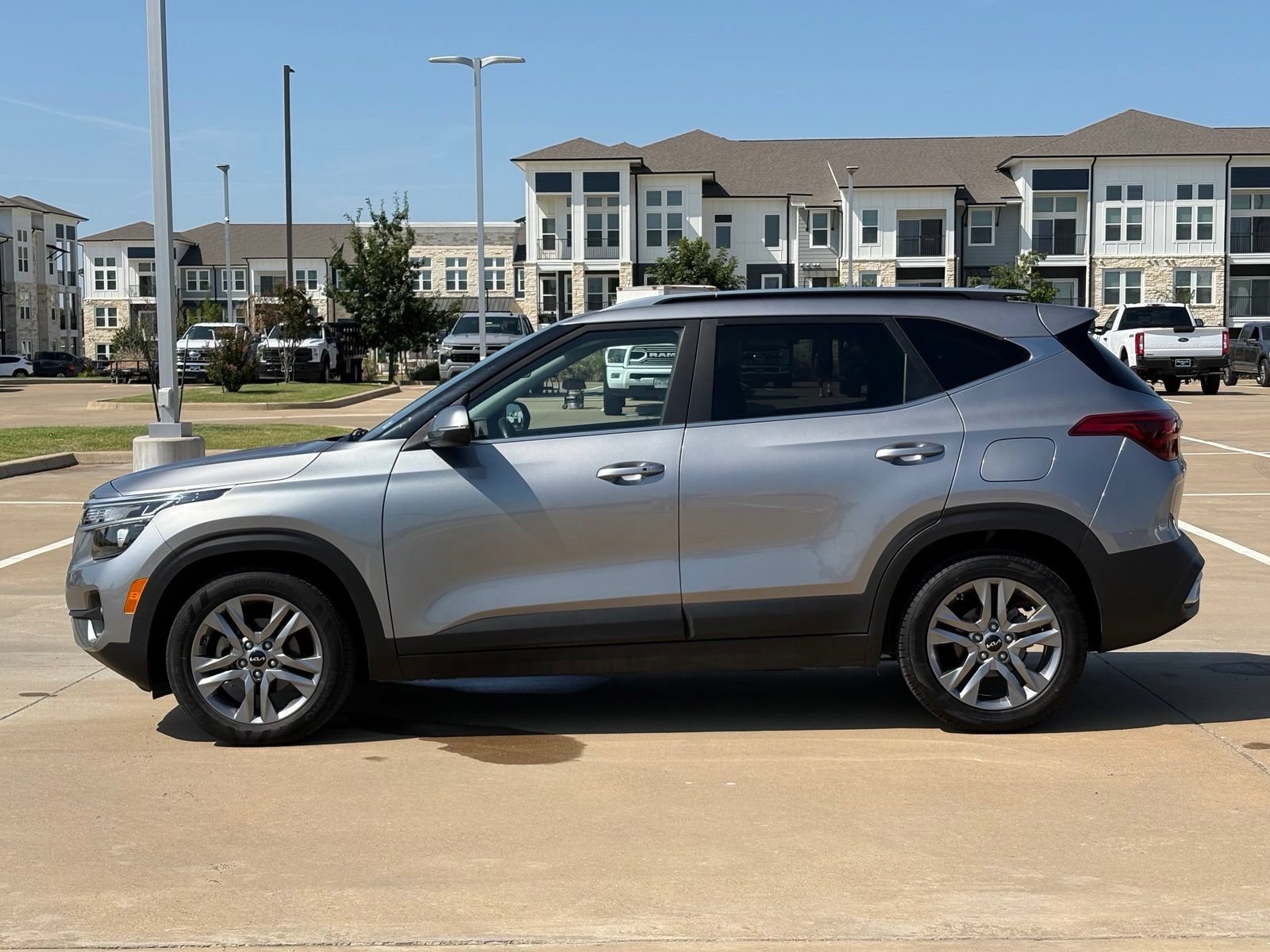 Used 2022 Kia Seltos S FWD image 4